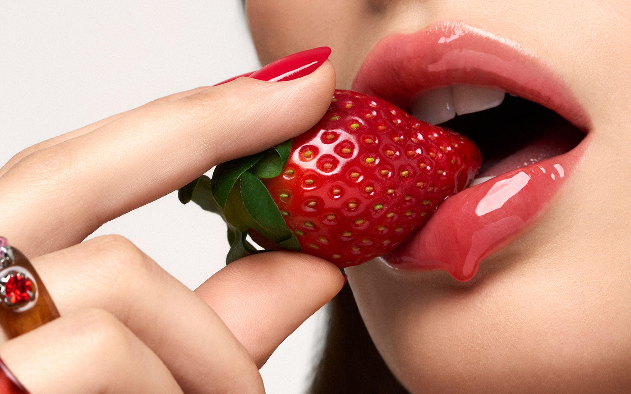 Pleasure Lip Oil 003 - Yummy Strawberry - Lier